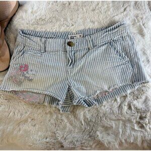 American Eagle Blue Pinstriped Denim Shorts Floral Patch Raw Hem Size 0